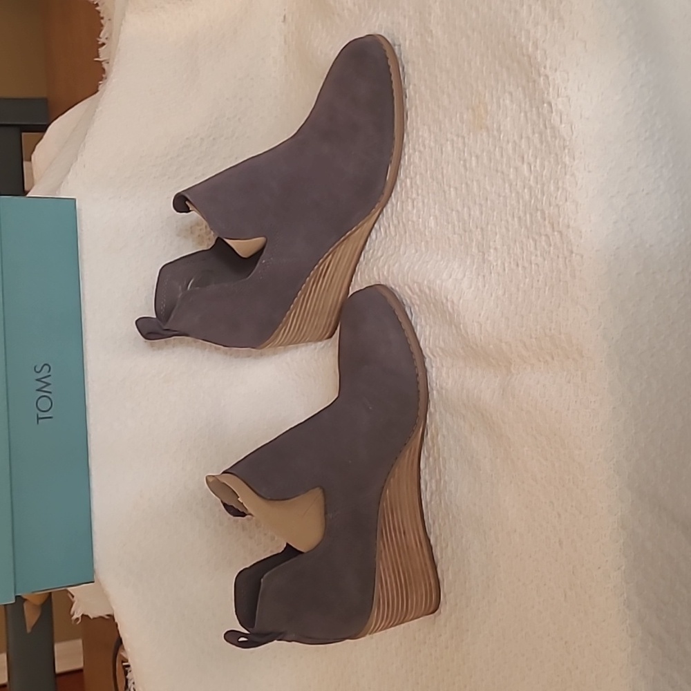 Suede booties - Picture 2 of 3